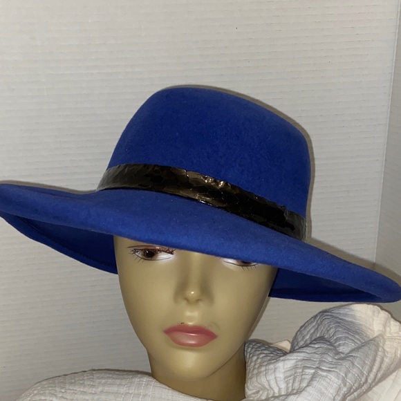 Unbranded Accessories - Elegant Blue Wide-Brim Hat with Black Textured Band